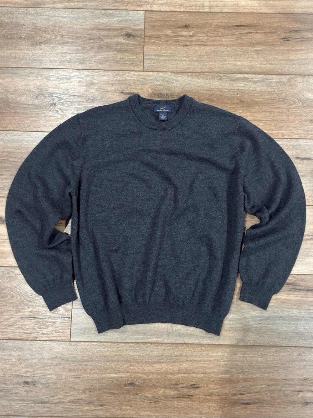 BROOKS BROTHERS Cozy Gray Merino Wool Crewneck Sweater | Size Medium